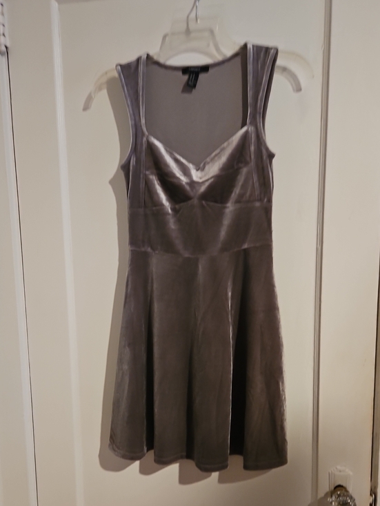 Forever 21 Dresses & Skirts - Forever 21 Silver Velvet Midi Dress Size Medium